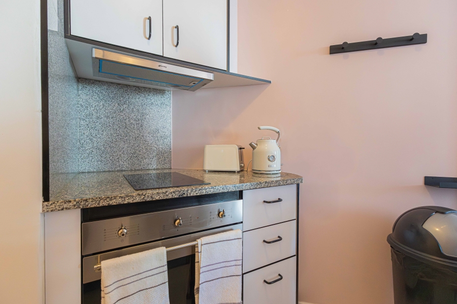 1 Bedroom Property for Sale in Sea Point Western Cape